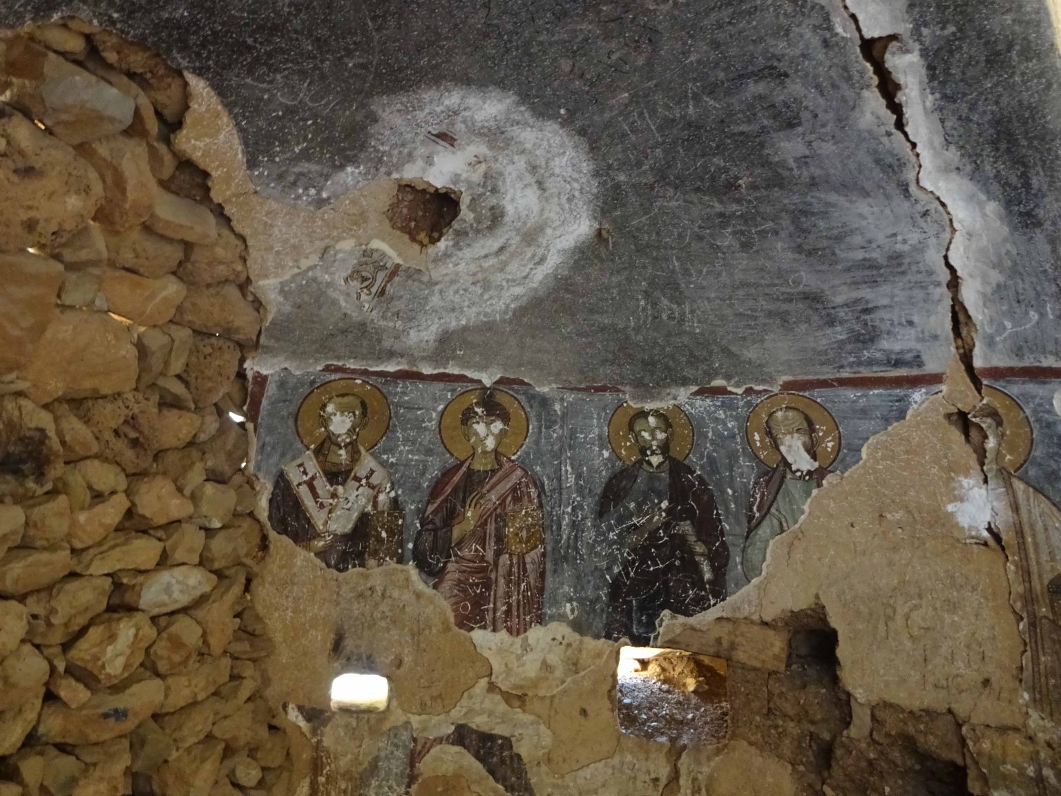 Fragment zachowanych średniowiecznych malowideł w kościele Deir Es – Salib.